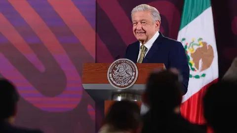 AMLO niega situación crítica en hospitales de México por aumento de casos de Covid-19