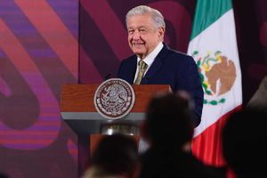 AMLO niega situación crítica en hospitales de México por aumento de casos de Covid-19