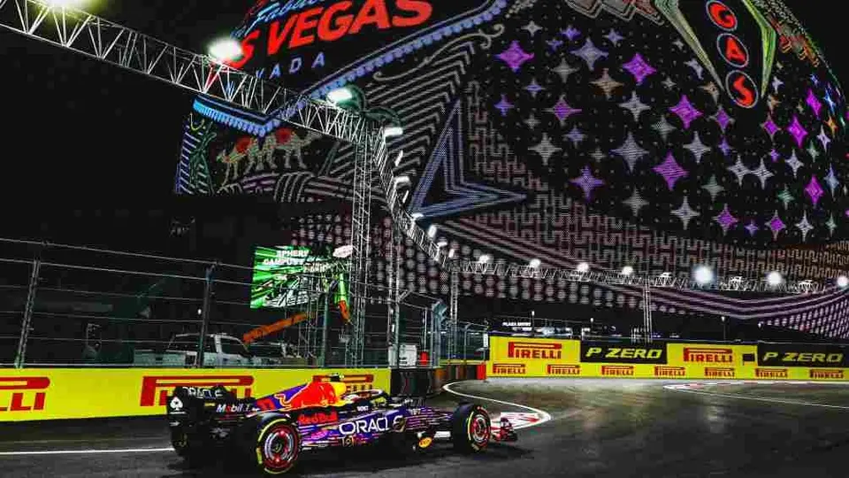 ¡Un pequeño lujo! La chamarra que Checo Pérez usó en el GP de Las Vegas vale miles de dólares
