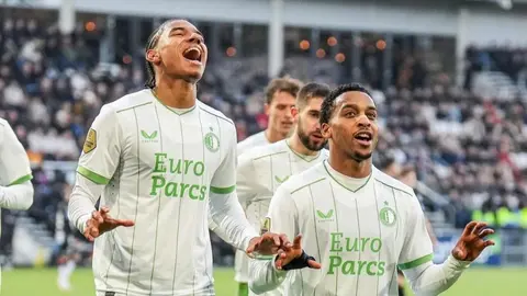 Feyenoord cierra el 2023 con goleada a Heracles; Santiago Giménez fue titular y dio asistencia