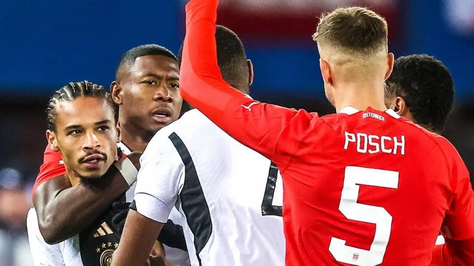 ¡Perdió la cabeza! Leroy Sané se 'calienta' y agrede a rival en la cara durante el Austria vs Alemania