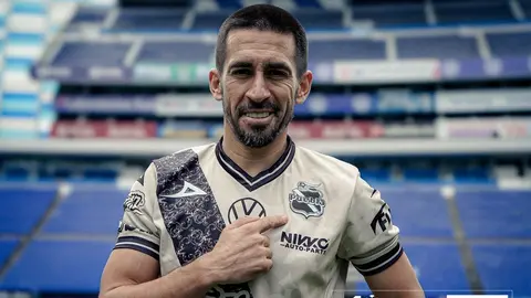 ¡Ya es de La Franja! Puebla hace oficial el fichaje de Fernando Navarro