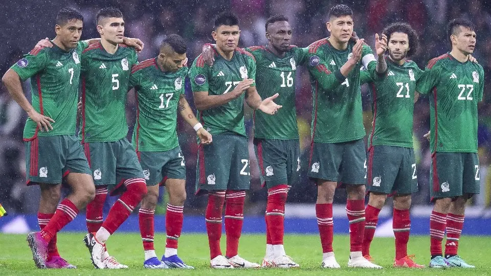 'Chicharito' Hernández defiende a la Selección Mexicana tras 'ataques' de la prensa