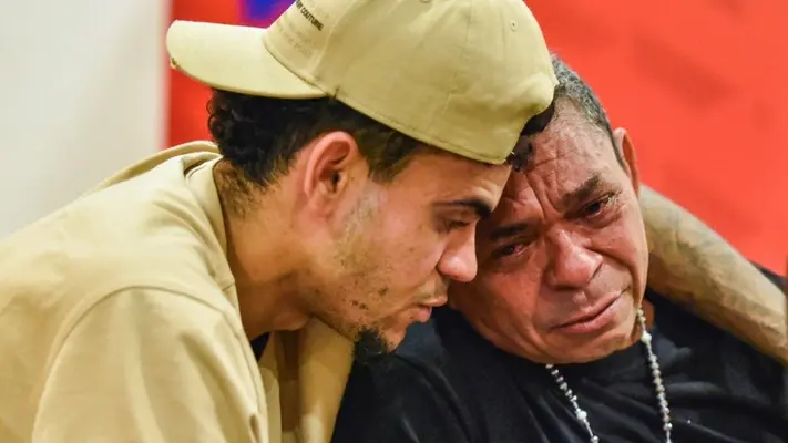 Padre de Luis Díaz, al borde del desmayo, festejó el doblete de su hijo contra Brasil en lágrimas