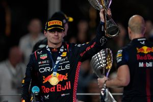 ¿Cambiará de profesión? Max Verstappen mostró sus dotes de periodista tras el GP de Abu Dhabi