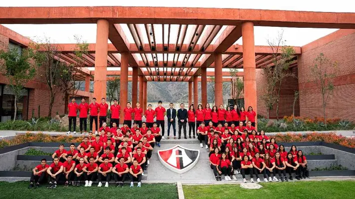 Atlas inauguró un espacio de gradas y canchas en la Academia AGA