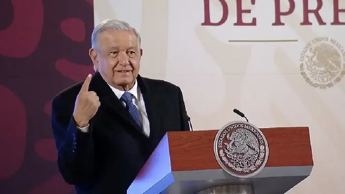 López Obrador niega que la CNDH vaya a desaparecer; va contra el IFT e INAI