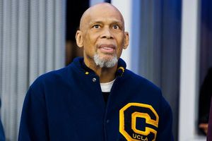 Kareem Abdul-Jabbar, en recuperación por una fractura de cadera