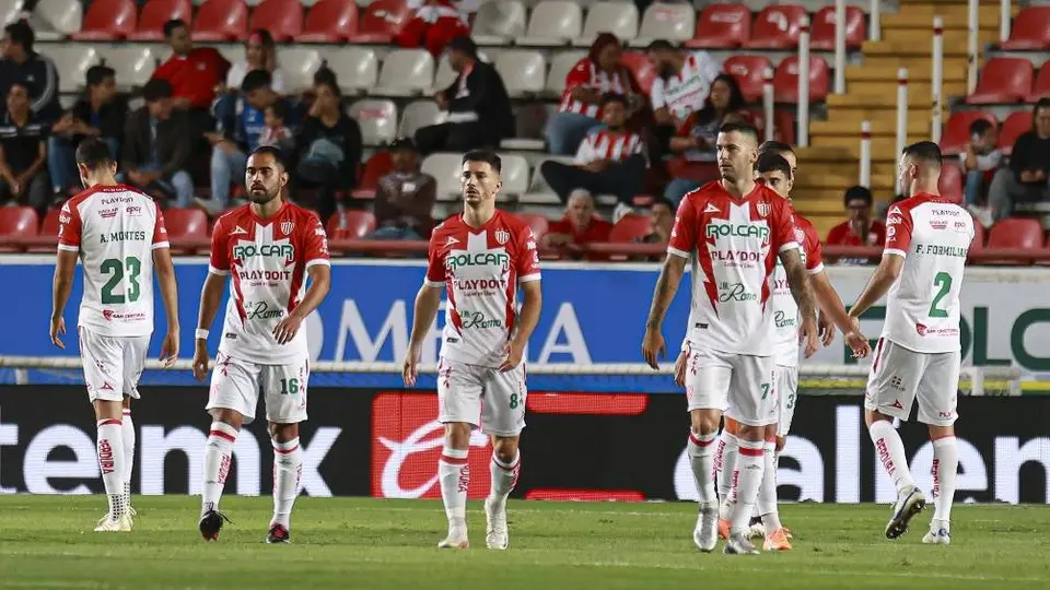 Francotirador destapó escándalo en Necaxa; Directiva amenazó con bajar sueldos si perdían
