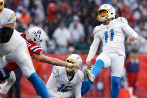 NFL: Chargers derrotan a domicilio a Patriots con dos goles de campo