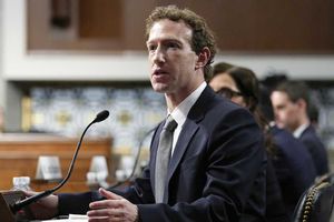 Mark Zuckerberg comparece en el Senado y se disculpa con víctimas de las redes sociales
