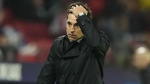 ¿Le quedó grande? Diego Alonso y su papelón con el Sevilla en Champions