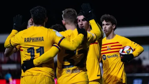 Xavi aceptó que Barcelona se complicó ante Barbastro: "Pero estamos en octavos"