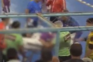 Jugador de futbol de sala pierde la vida tras desvanecerse en pleno juego