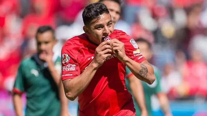 ¡Oficial! Alexis Vega vuelve a Toluca después de cinco años
