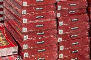 ¡Le dieron baje! Clientes de Costco le quitan sus roscas de Reyes a revendedora en Tijuana