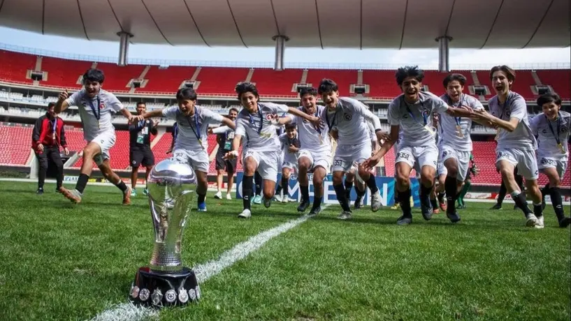 ¡Directo a los recuerdos! Sub 14 de Xolos se burla de Chivas y les canta "Te Deseo Lo Mejor"