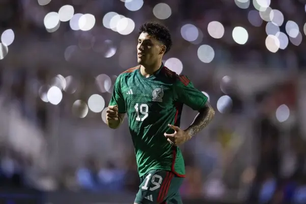 Cruz Azul intentará arreglar tema de reglamento en Jorge Sánchez; entorno empuja su llegada
