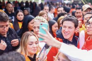 Afición de Tigres ‘explota’ contra Samuel García tras ponerse jersey de Santos