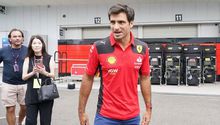 Ferrari manda mensaje motivacional a Carlos Sainz tras fichar a Lewis Hamilton