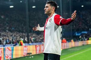 Embajador neerlandés en México muestra su pasión y admiración por Santi Giménez