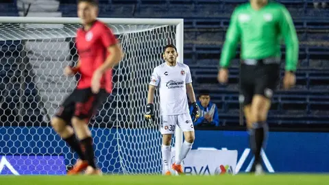 ¡Como leyenda! José Corona fue recibido por la afición de Cruz Azul entre aplausos y ovaciones