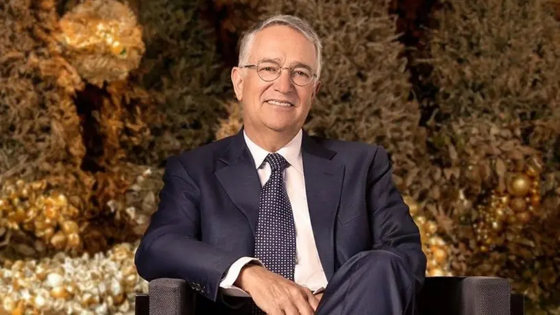 ¿Se lo regalará? Empleado de Banco Azteca pide a Ricardo Salinas Pliego un Iphone 15