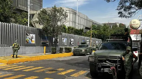 Desalojan Torre de Pemex por presencia de artefacto explosivo