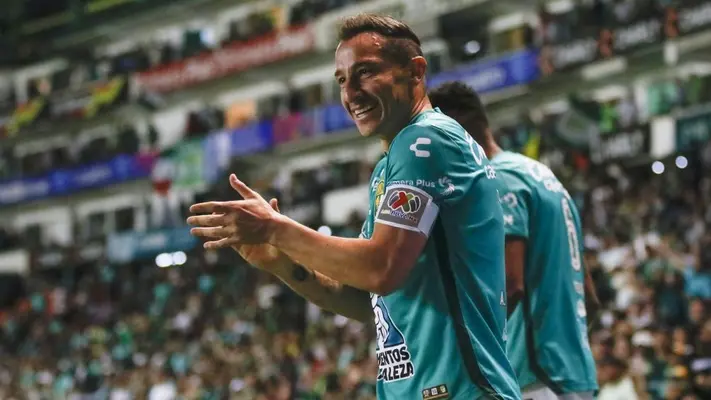 Andrés Guardado sobre la capitanía: "No me lo esperaba, hay que respetar las jerarquías"