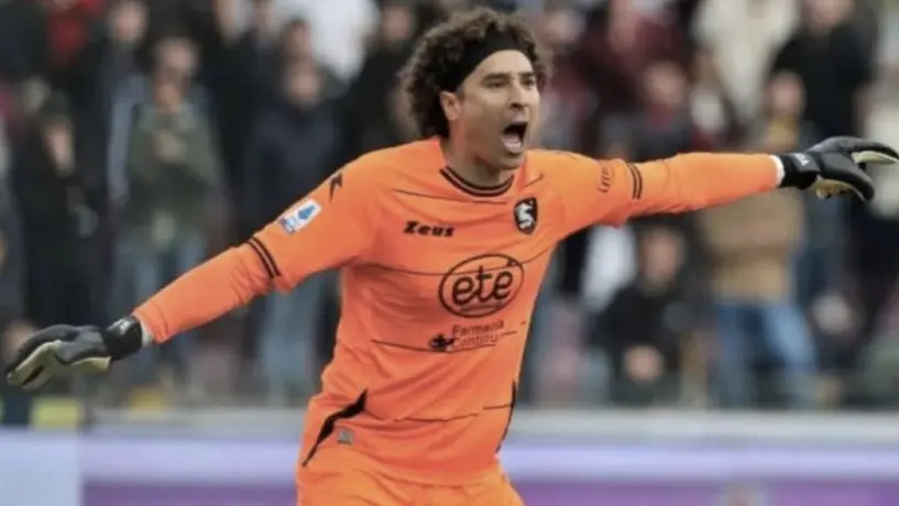 Guillermo Ochoa vuelve a la titularidad con Salernitana tras superar su lesión