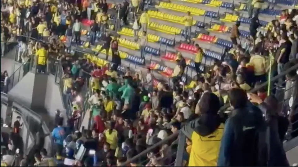 ¡Violencia en el Estadio Azteca! América vs León acaba con pelea en gradas