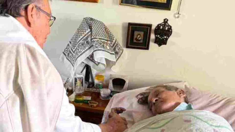 El escritor José Agustín recibe extremaunción y se despide: "Mi trabajo aquí se va terminando"