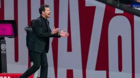 Simeone aplaudió papel de afición del Atlético de Madrid: "Imposible no brindarles el corazón"