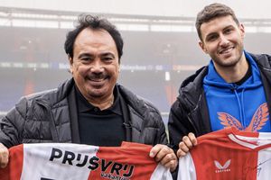 Hugo Sánchez 'presumió' en redes sociales su encuentro con Santiago Giménez