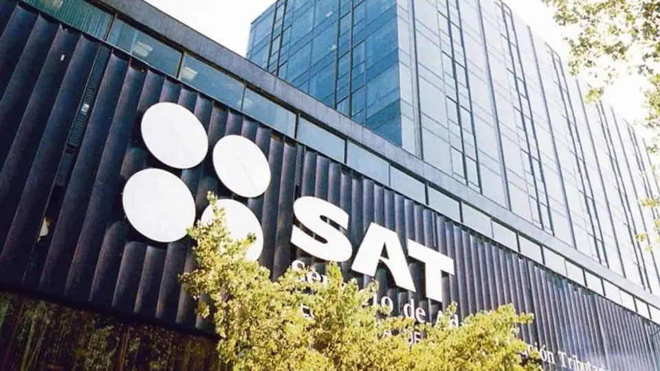 SAT pide a las personas físicas cumplir con sus obligaciones fiscales