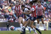 Chivas Femenil dejó ir la victoria en su visita a Puebla