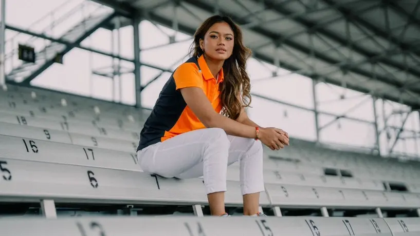 Bianca Bustamante, piloto de McLaren, dio 'like' a un comentario que señaló a Stroll como 'autista'