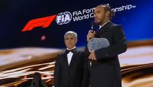 F1: Lewis Hamilton 'desprecia' a la FIA y su trofeo de tercer lugar en la temporada 2023