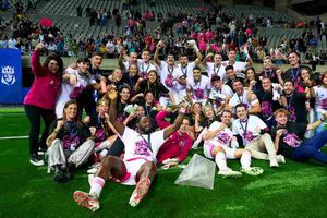 Porcinos FC de Ibai Llanos se lleva la Kingdom Cup y logra su primer título