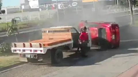 Automóvil arrolla a ladrillero por accidente en Culiacán, Sinaloa