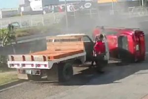 Automóvil arrolla a ladrillero por accidente en Culiacán, Sinaloa