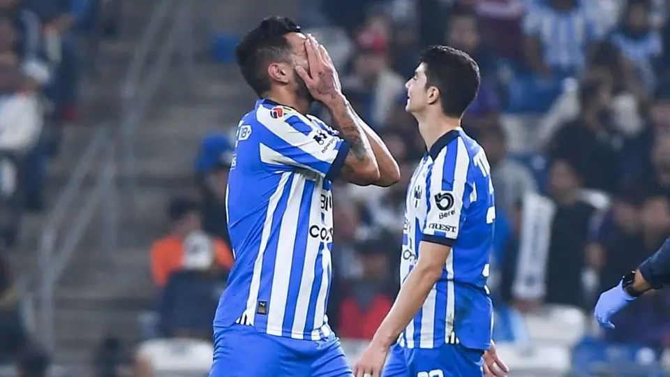Tecatito Corona causa baja por seis semanas y se pierde el arranque del Clausura 2024