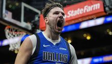 ¡Actuación histórica! Luka Doncic rompió récords al anotar 73 puntos en el triunfo de los Mavs