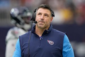 ¡Uno más! Titans despiden a Mike Vrabel