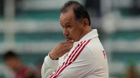 Juan Reynoso no se ve fuera de Perú pese a malos resultados: 'Me veo hasta diciembre del 25'
