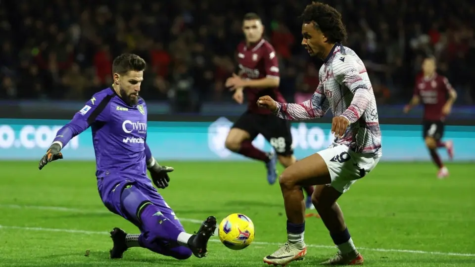 Salernitana pierde sin Guillermo Ochoa y sigue hundiéndose en la Serie A