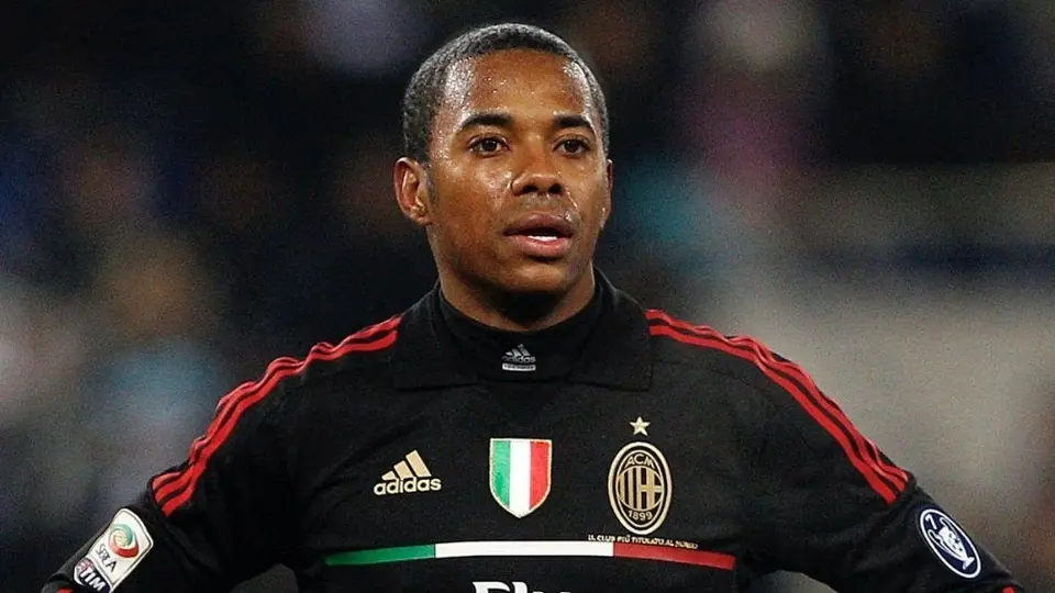 Autoridades brasileñas piden que Robinho cumpla condena por violación en su país y no en Italia