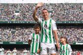 Andrés Guardado comienza a despedirse en Betis, León lo espera en los próximos días