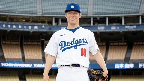 Yoshinobu Yamamoto es presentado como nuevo jugador de Los Angeles Dodgers
