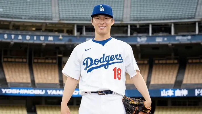 Yoshinobu Yamamoto es presentado como nuevo jugador de Los Angeles Dodgers
